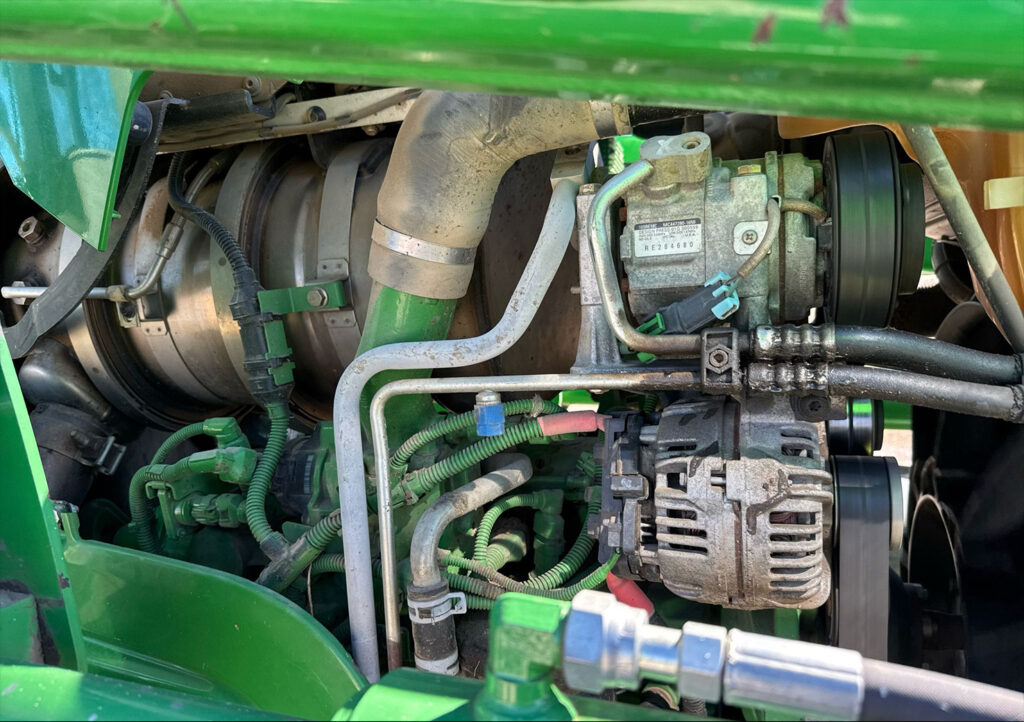 2013 John Deere 6125M