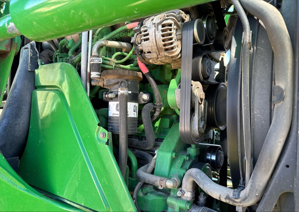 2013 John Deere 6125M