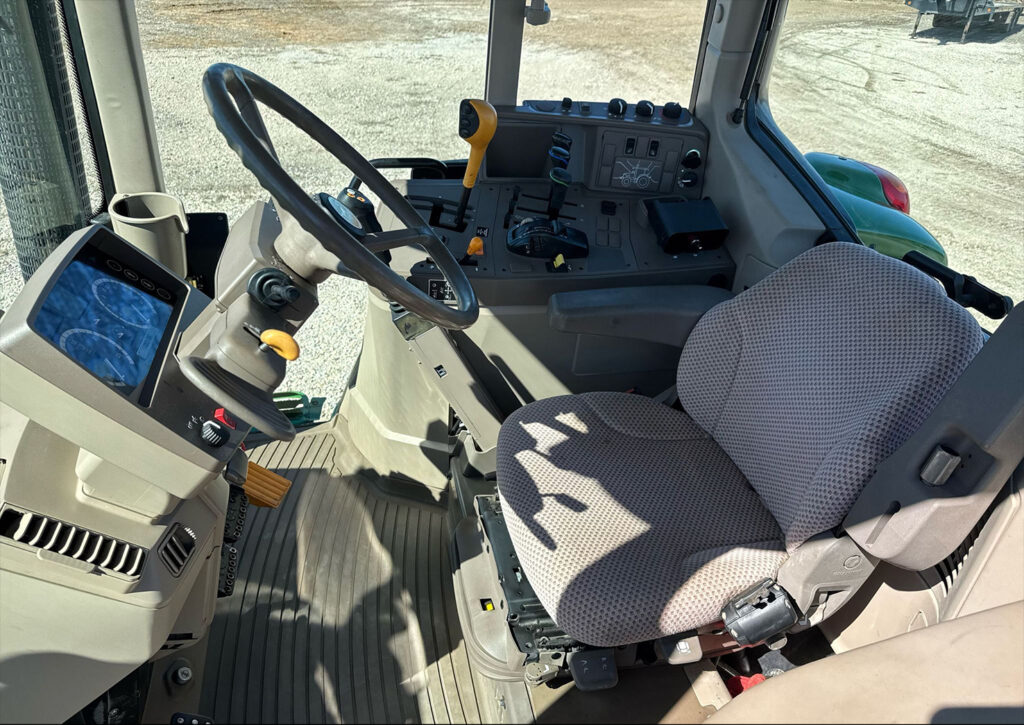 2013 John Deere 6125M