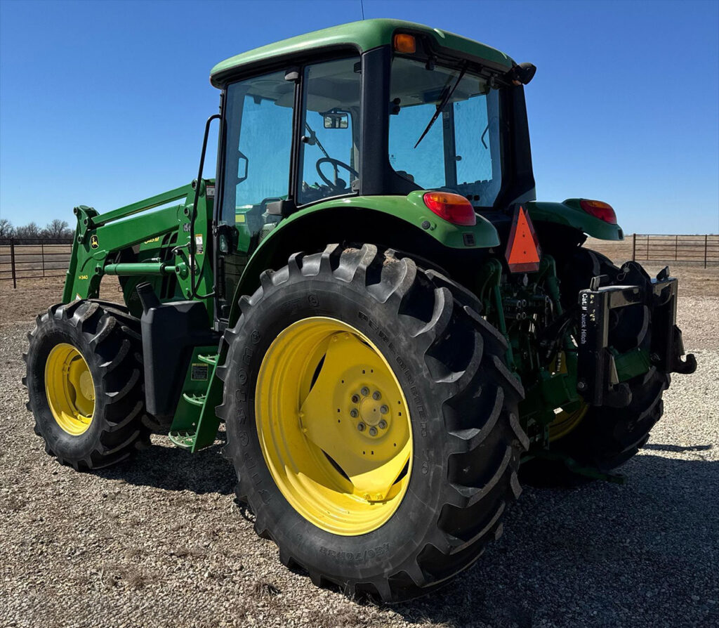 2013 John Deere 6125M