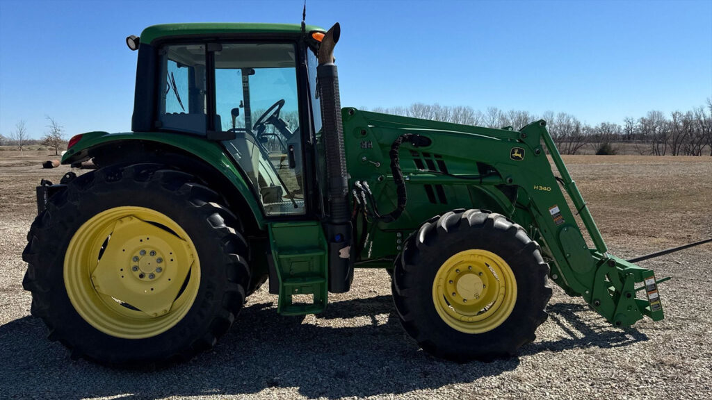2013 John Deere 6125M